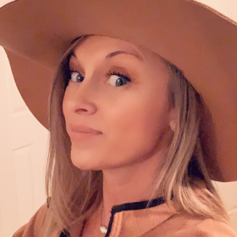 Meet your Posher, Jona